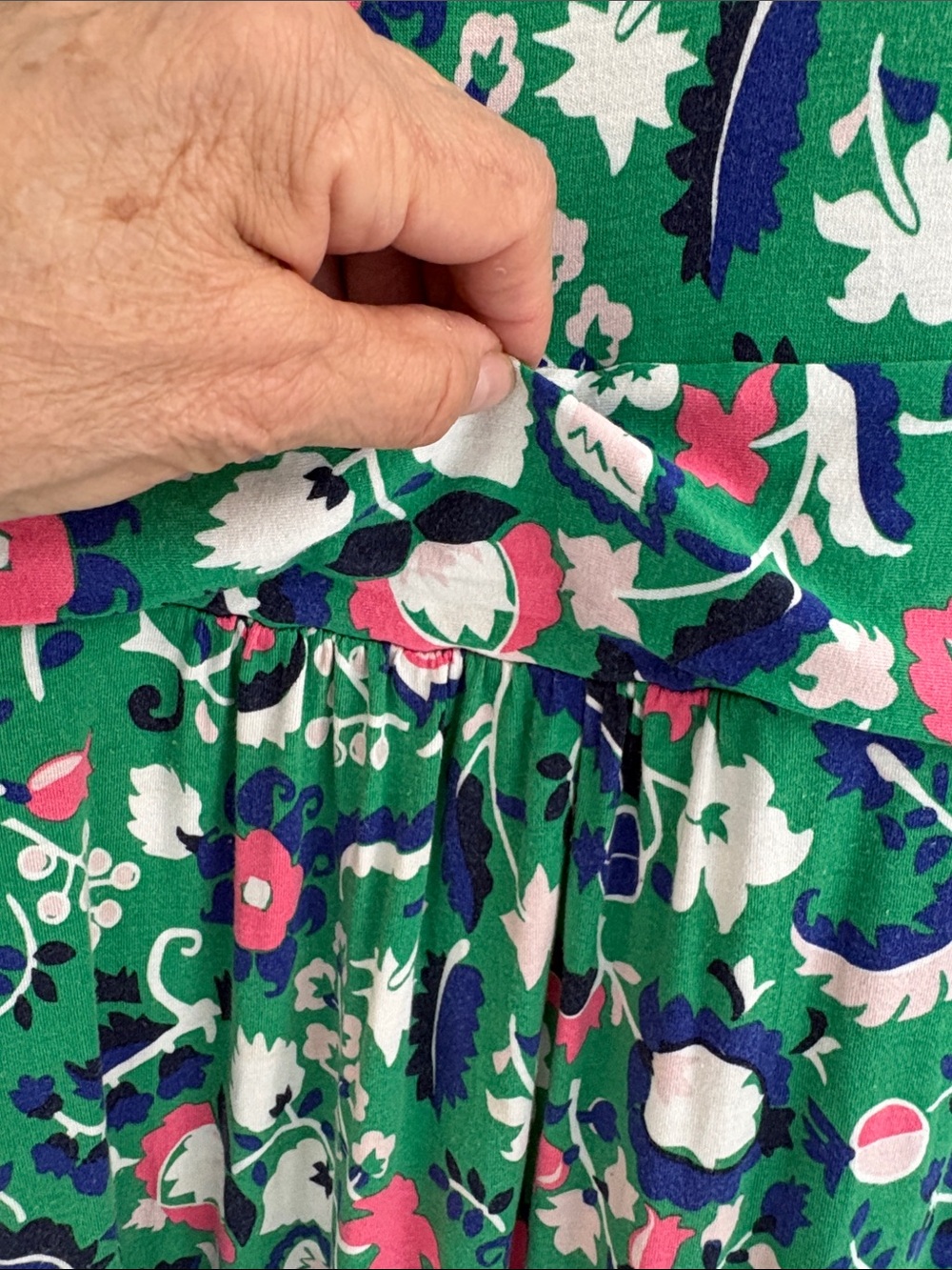 Boden of London Green, Pink and Royal Floral Print Easy-fit Short Sleeve Dress - Picture 6 of 12